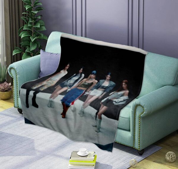 Itzy Blankets - Image 3
